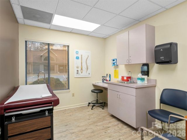 1998 Hendersonville Road 45, Asheville, NC 28803