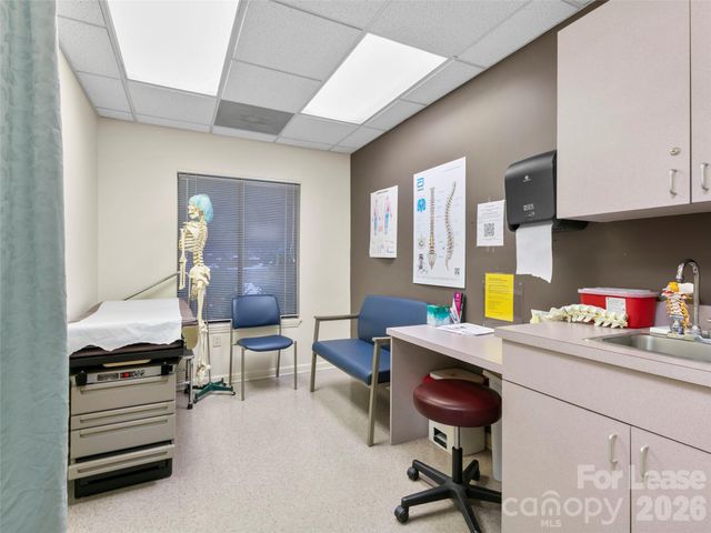 1998 Hendersonville Road 45, Asheville, NC 28803