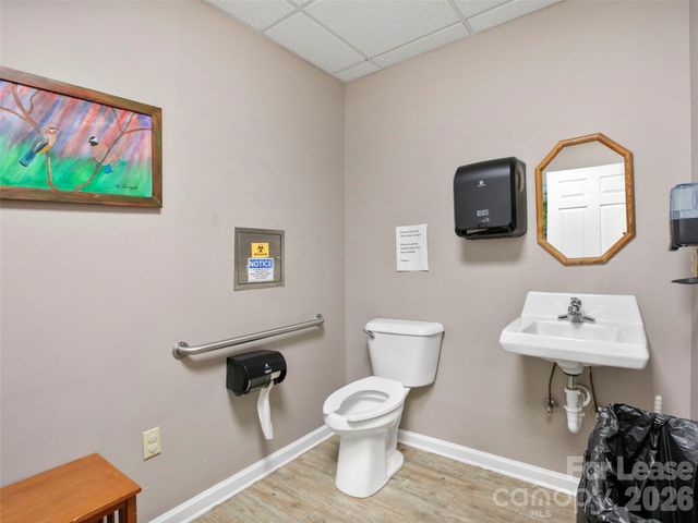 1998 Hendersonville Road 45, Asheville, NC 28803