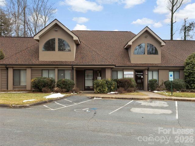 1998 Hendersonville Road 45, Asheville, NC 28803