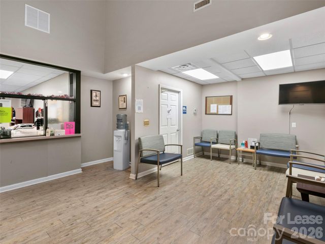 1998 Hendersonville Road 45, Asheville, NC 28803