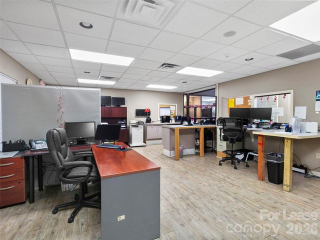 1998 Hendersonville Road 45, Asheville, NC 28803