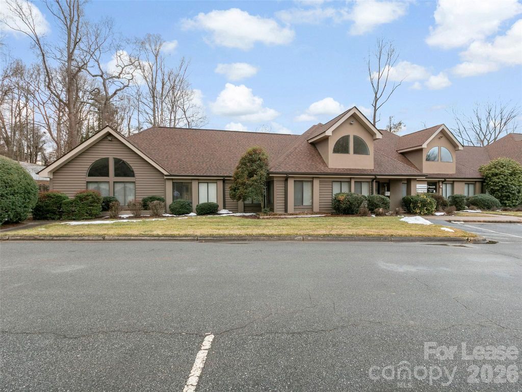 1998 Hendersonville Road 45, Asheville, NC 28803
