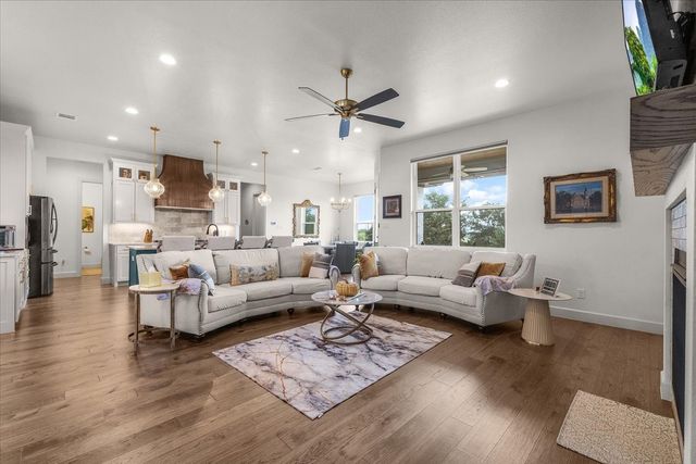4305 Shale Bluff Court, Granbury, TX 76048