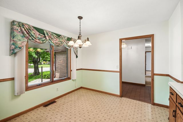204 Carriage Drive, Morris, IL 60450