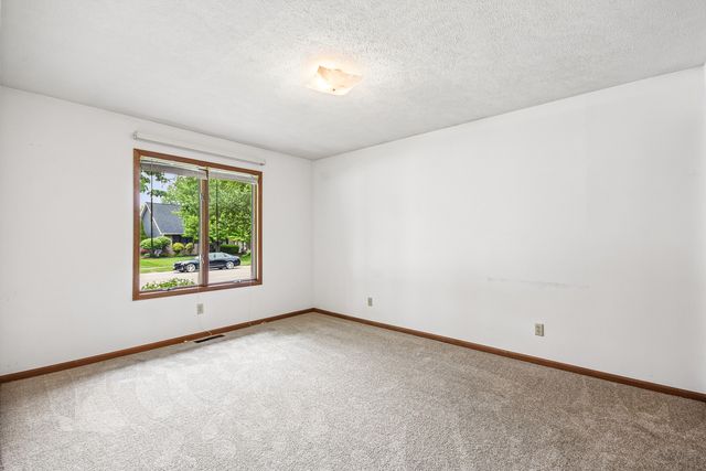204 Carriage Drive, Morris, IL 60450