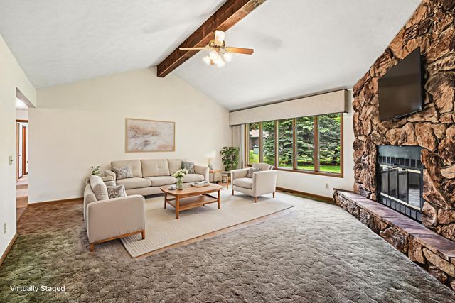 204 Carriage Drive, Morris, IL 60450