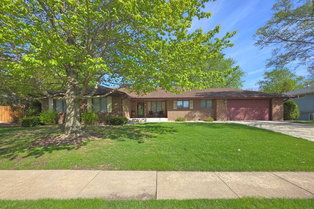 204 Carriage Drive, Morris, IL 60450