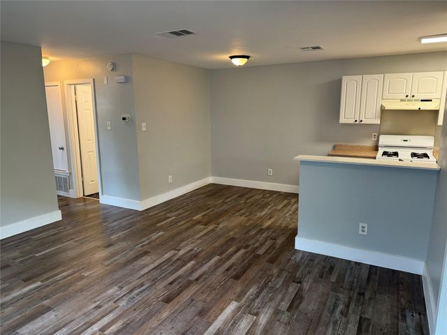 11910 Sunhillow BND, Austin, TX 78758