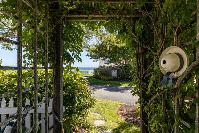 21 Milestone Way 620, Mashpee, MA 02649