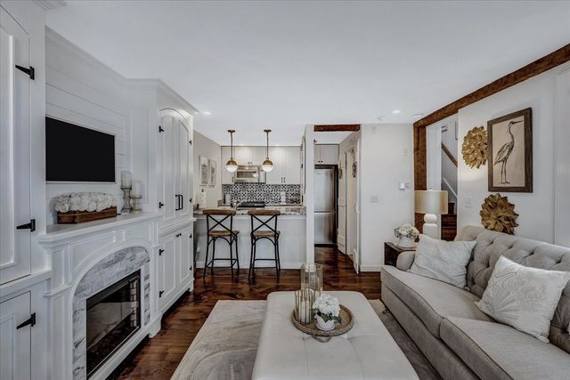 21 Milestone Way 620, Mashpee, MA 02649