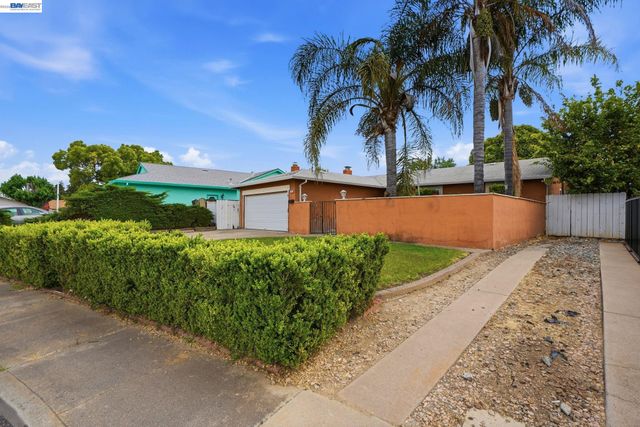 2705 Adobe Ct, Antioch, CA 94509