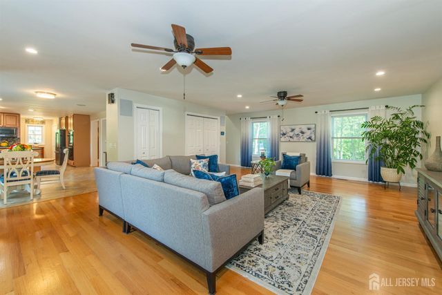 24 Willow Lane, Marlboro, NJ 07726