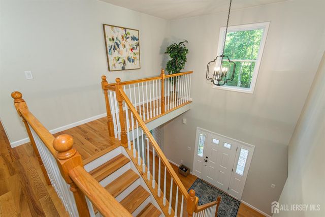 24 Willow Lane, Marlboro, NJ 07726