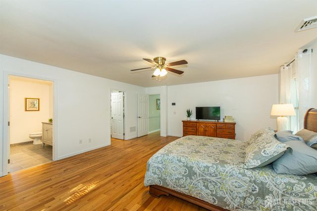 24 Willow Lane, Marlboro, NJ 07726