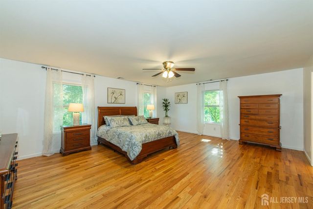 24 Willow Lane, Marlboro, NJ 07726