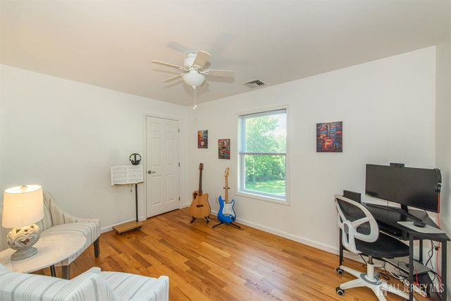 24 Willow Lane, Marlboro, NJ 07726
