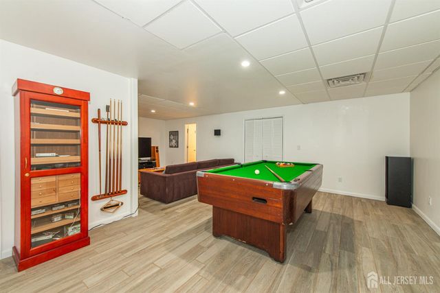 24 Willow Lane, Marlboro, NJ 07726
