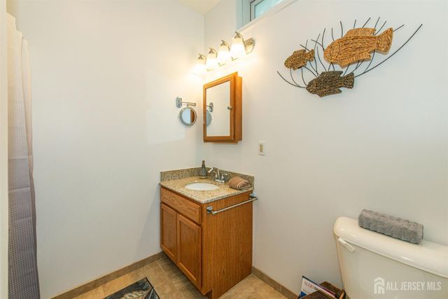 24 Willow Lane, Marlboro, NJ 07726