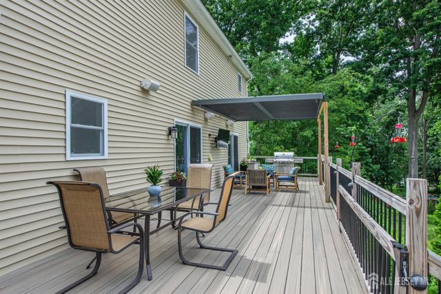 24 Willow Lane, Marlboro, NJ 07726
