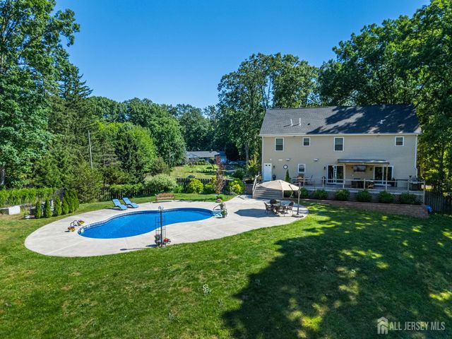 24 Willow Lane, Marlboro, NJ 07726