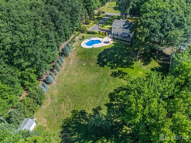 24 Willow Lane, Marlboro, NJ 07726