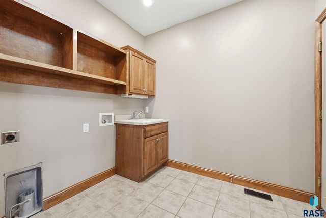 46746 265th St Street, Sioux Falls, SD 57107