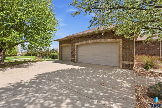 46746 265th St Street, Sioux Falls, SD 57107
