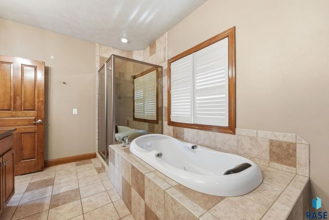 46746 265th St Street, Sioux Falls, SD 57107
