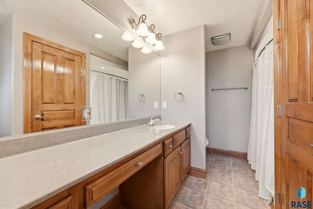 46746 265th St Street, Sioux Falls, SD 57107