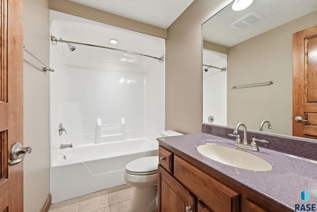 46746 265th St Street, Sioux Falls, SD 57107