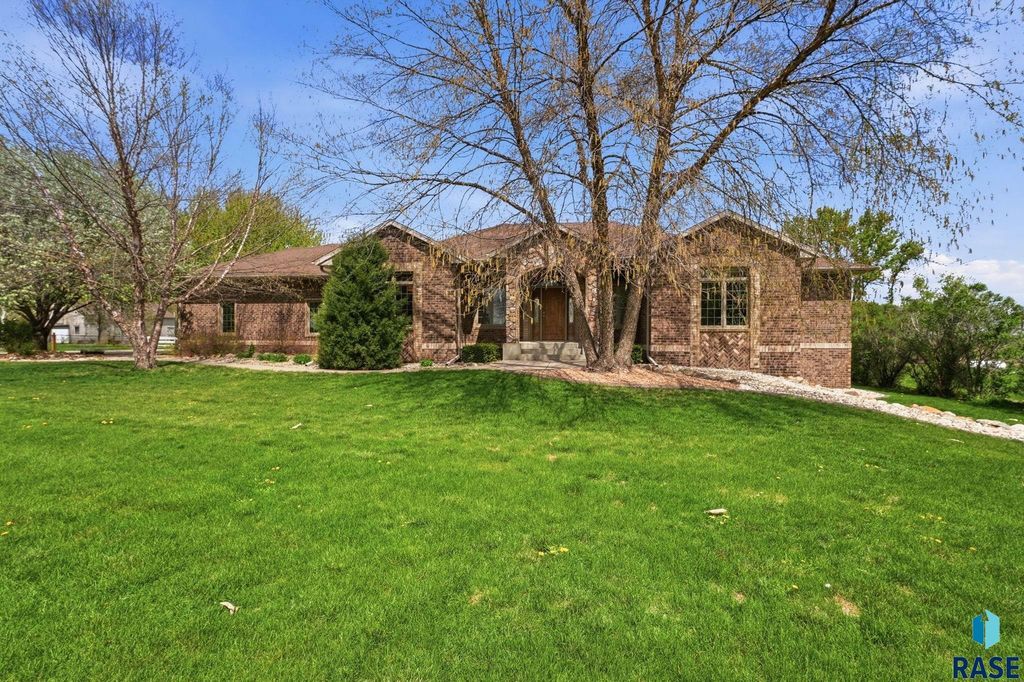 46746 265th St Street, Sioux Falls, SD 57107