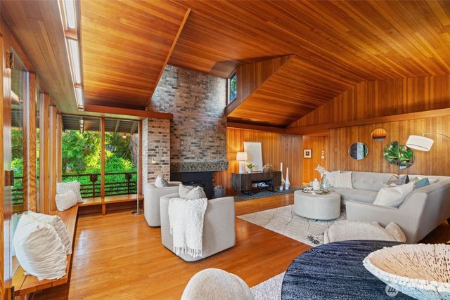 18710 88th Avenue W, Edmonds, WA 98026