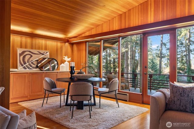 18710 88th Avenue W, Edmonds, WA 98026