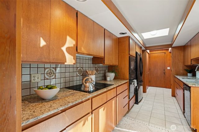 18710 88th Avenue W, Edmonds, WA 98026