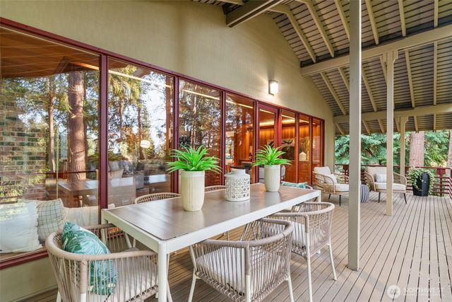 18710 88th Avenue W, Edmonds, WA 98026