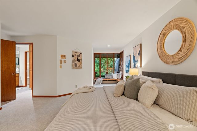 18710 88th Avenue W, Edmonds, WA 98026