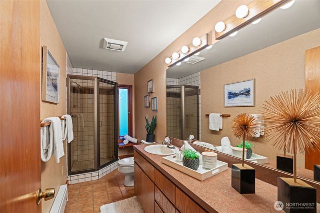 18710 88th Avenue W, Edmonds, WA 98026