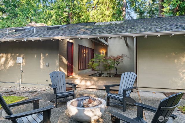 18710 88th Avenue W, Edmonds, WA 98026