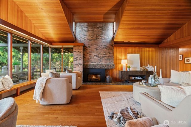 18710 88th Avenue W, Edmonds, WA 98026