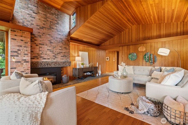 18710 88th Avenue W, Edmonds, WA 98026