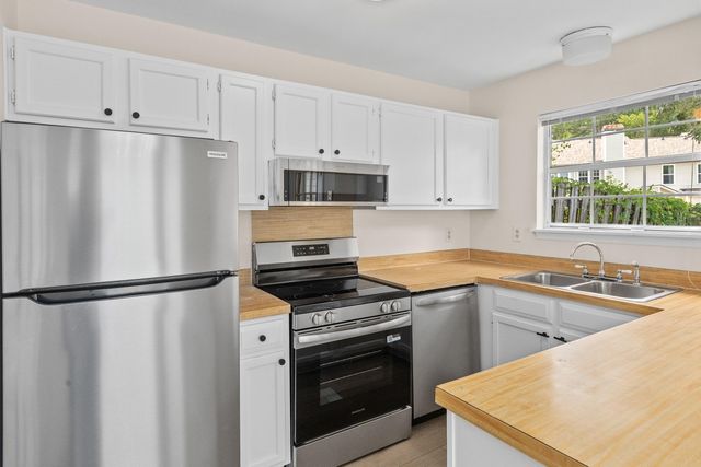 1011 Reserve Way, Summerville, SC 29485