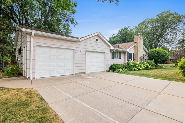 1912 Simpson Street, Falcon Heights, MN 55113