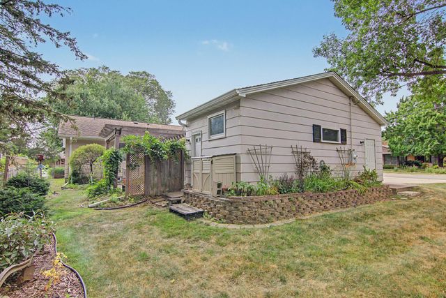 1912 Simpson Street, Falcon Heights, MN 55113