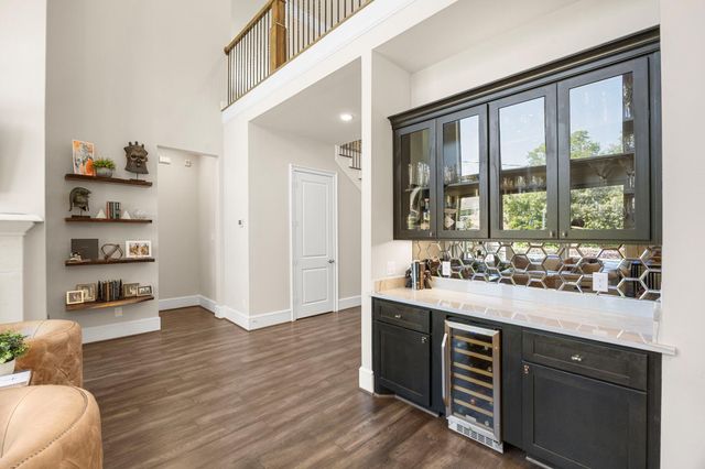 10214 Barwood Drive, Houston, TX 77043