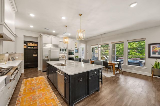 10214 Barwood Drive, Houston, TX 77043