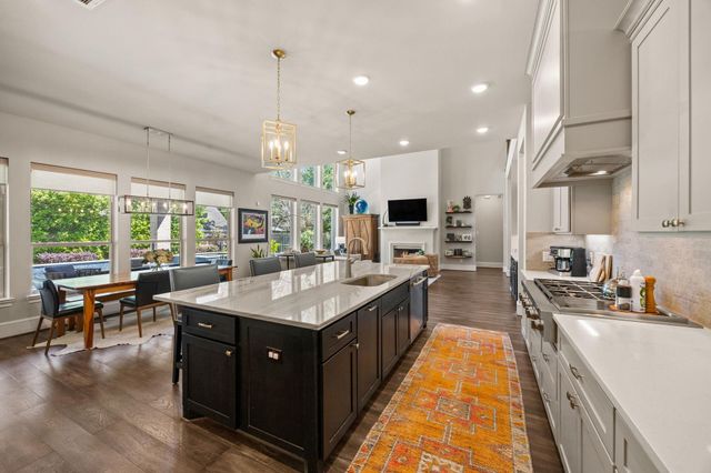 10214 Barwood Drive, Houston, TX 77043