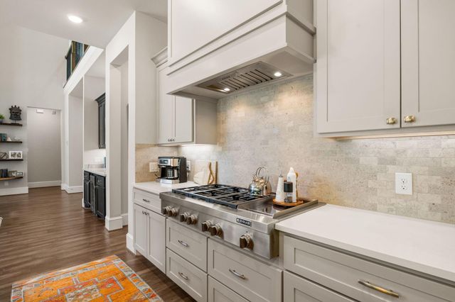 10214 Barwood Drive, Houston, TX 77043