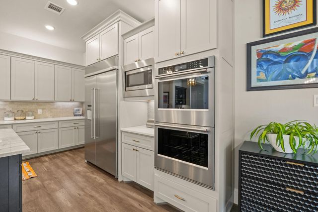 10214 Barwood Drive, Houston, TX 77043