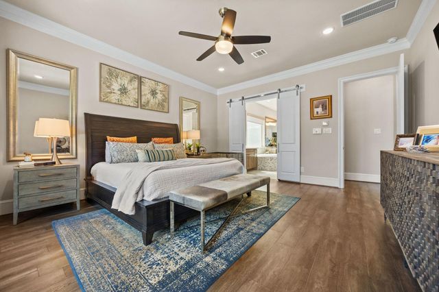 10214 Barwood Drive, Houston, TX 77043